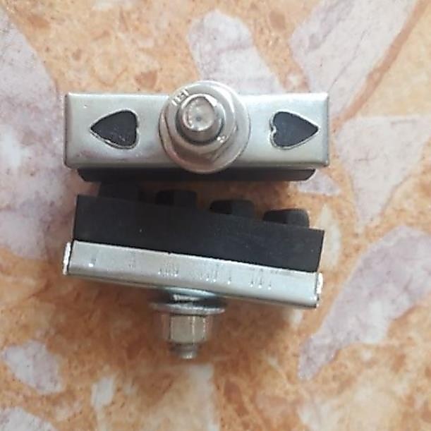 Combo 2 chiếc má phanh , má thắng xe đạp thông dụng
