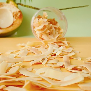 Dừa sấy giòn không đường Coconut Chips TROPITO Trái cây sấy nhiệt đới - Hũ 300G