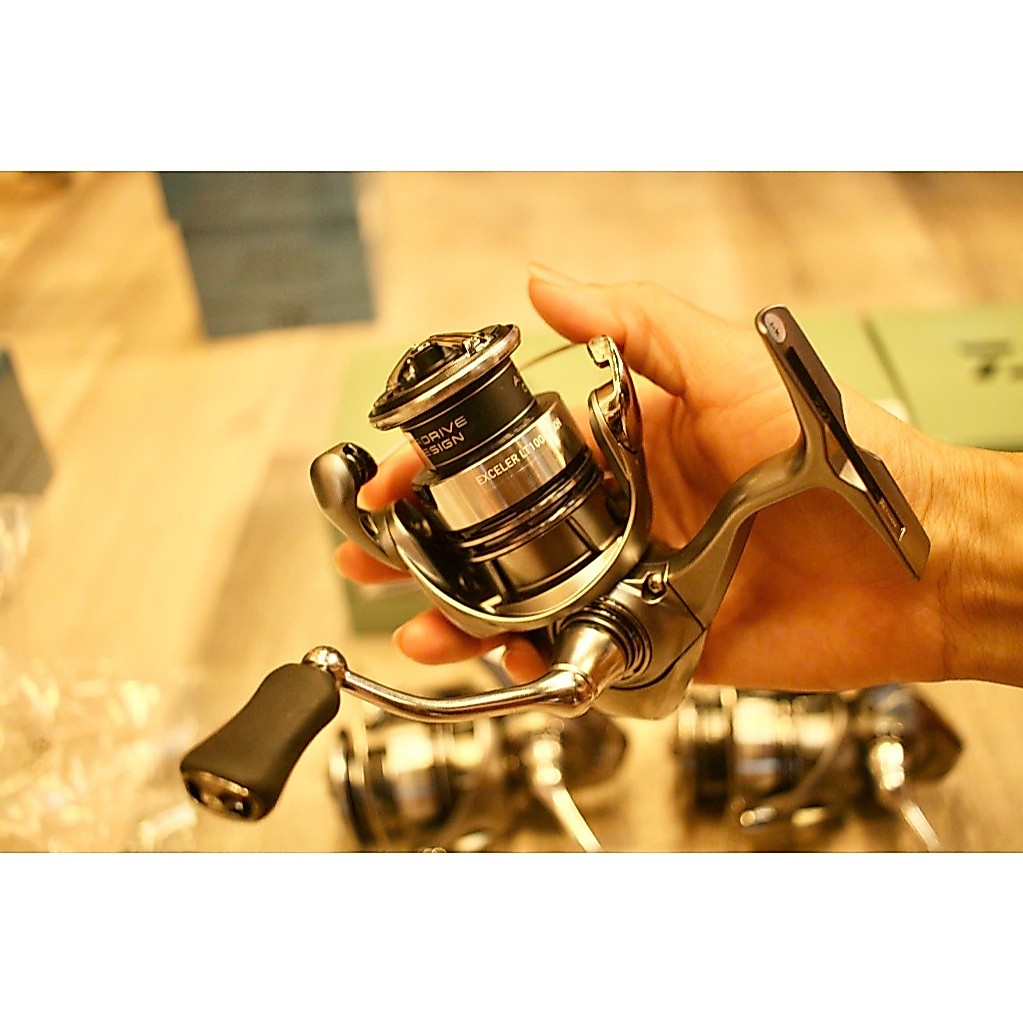 Máy câu cá DAIWA EXCELER 2023