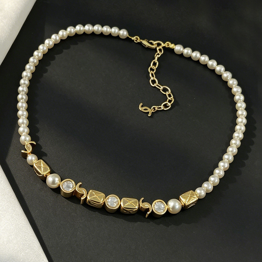 Y9VG New sugar cube pearl necklace with diamonds, multi-element diamond pattern versatile collarbone