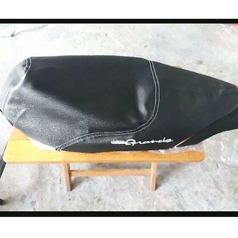 Áo yên  Nozza Grande thêu chữ trắng - chữ xanh