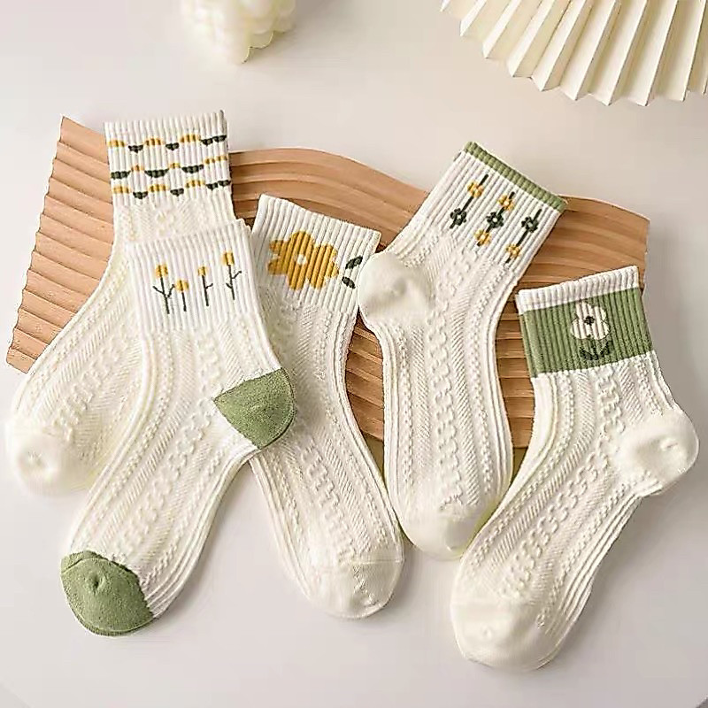 Set 5 Đôi Tất Nữ Hoa Gân Cổ Cao Tông Trắng Xinh Xắn MIYUNA