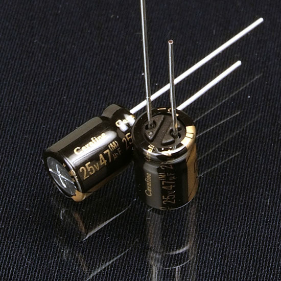 Miễn phí vận chuyển 47uf / 25v Tụ điện điện điện phân chất lượng cao nguyên bản mới 25V / 47UF Tập 5