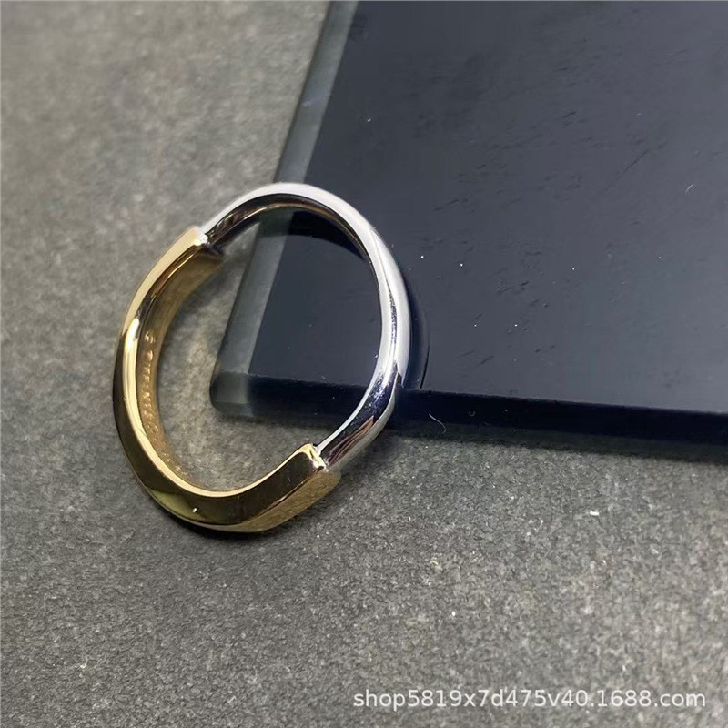 Lock head U Shaped rings for women, plated18K Rose gold is versatile LOCK Series of Smooth Rings