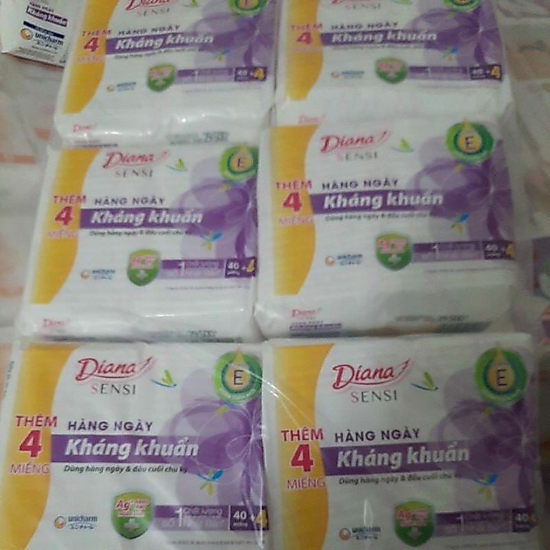 (Hàng tặng)Băng vệ sinh hàng ngày Diana 40 miếng tặng 4miếng