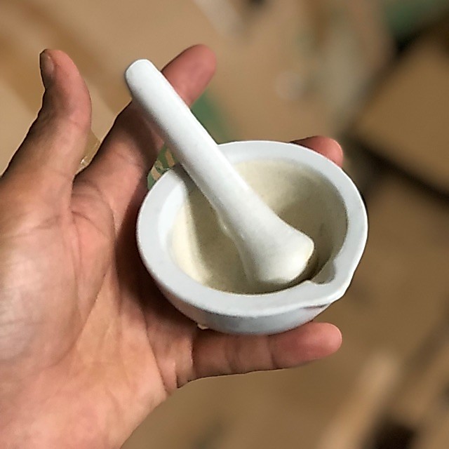 Cối đá nhân tạo  nghiền bột, màu son mỹ phẩm