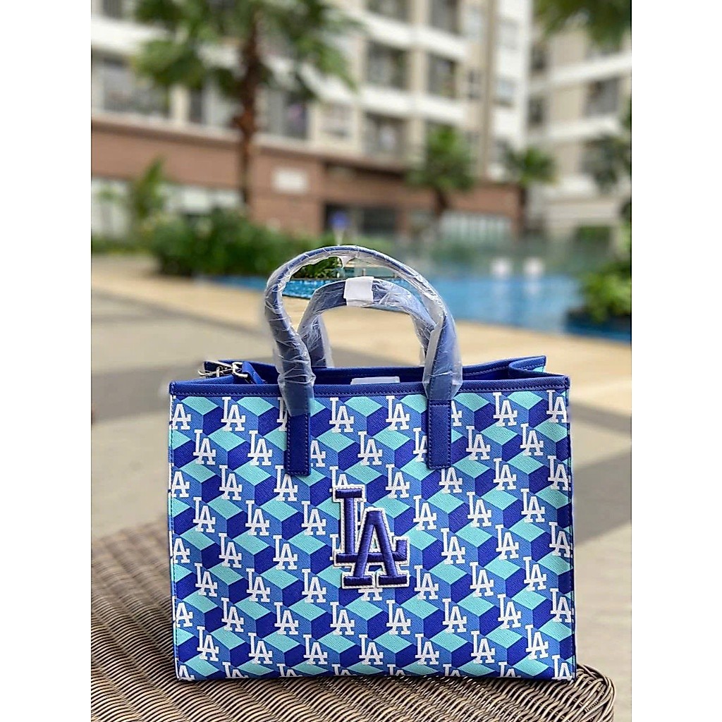 Túi Tote Vuông ML Bê Cube Monogram Medium Tote Bag LA Dodgers Blue 3AORM042N-07BLS