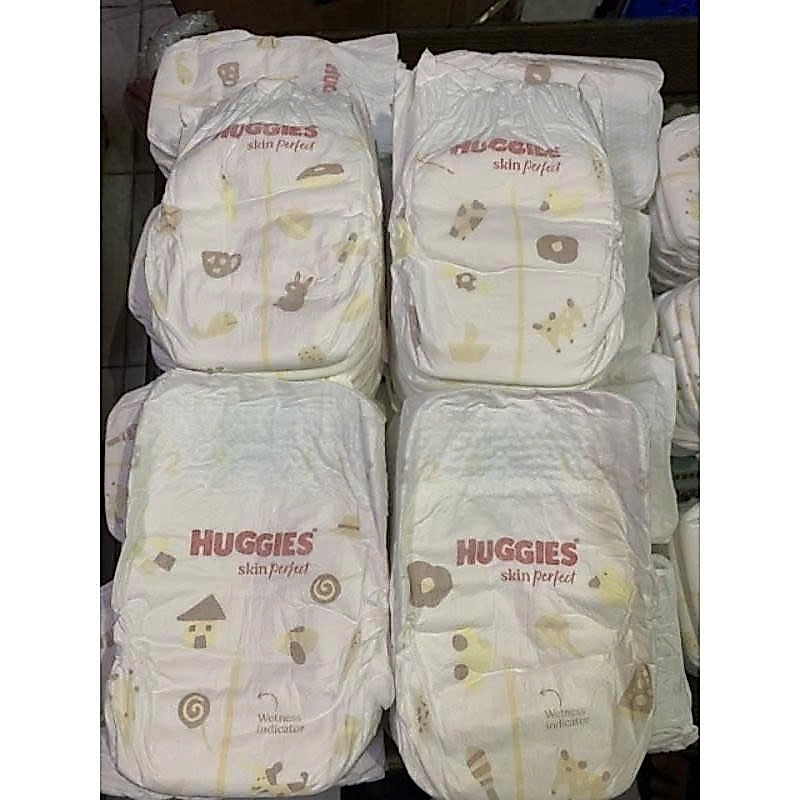 COMBO 100 MIẾNG TÃ DÁN SƠ SINH HUGGIES SKIN PERFECT (dành cho bé 3-5kg) - hàng khuyến mãi