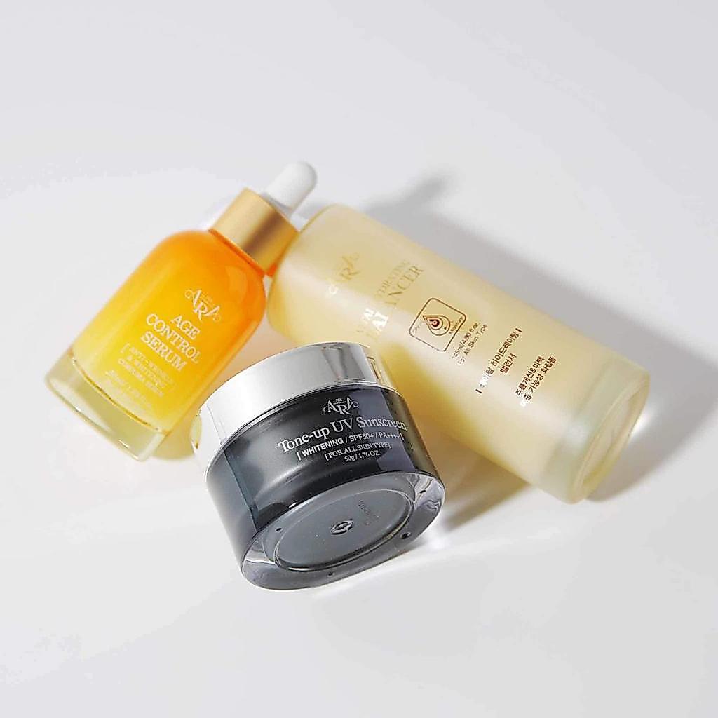Jeeara Set 3 Lọ Dưỡng Da & Chống Nắng gồm Toner 3 trong 1 Serum Nghệ Kem Chống Nắng Dưỡng Da Hiệu Qu
