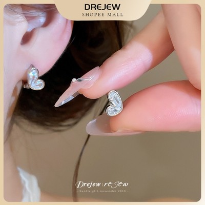 Bông tai ôm trái tim bạc tinh tế Drejew với đá mặt và thiết kế tối giản bắt mắt để phù hợp hàng ngày và đa năng