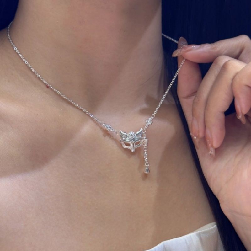 Vòng cổ bạc 999.9 và ngọc bích dành cho nữ