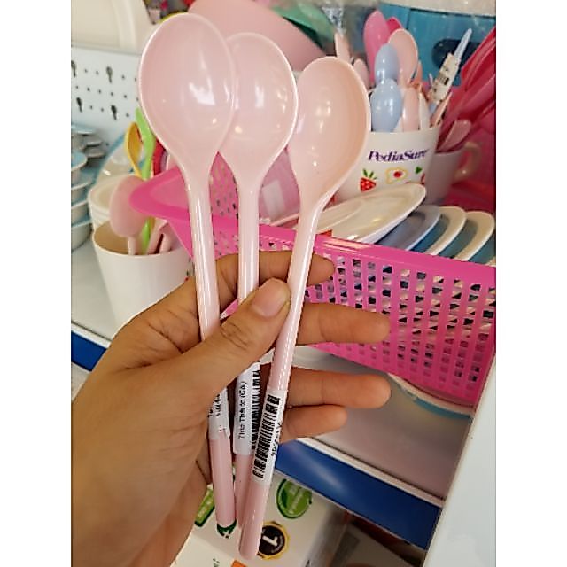 Thìa ăn dặm, uống sữa