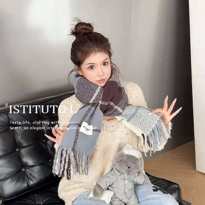 【Ready Stock】 Istito J New Autumn and Winter Korean Classic Versatile Lattice Warm Thickened Fashion