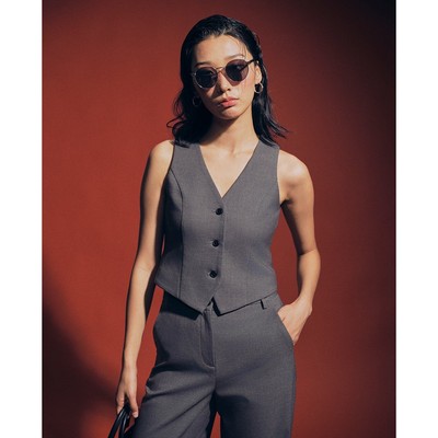 GIGI - Áo khoác gilet nữ cổ V sát nách trẻ trung_G1206T242294-60