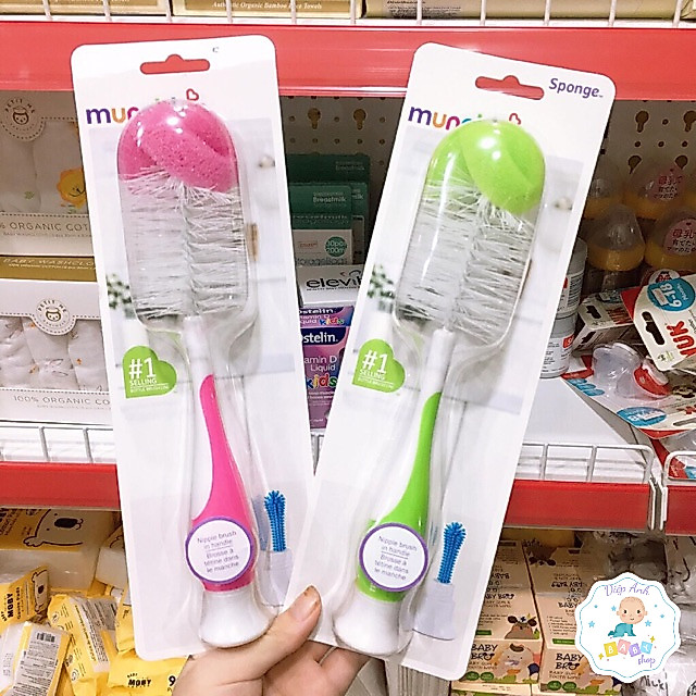 Cọ bình sữa Munchkin có kèm cọ núm ti