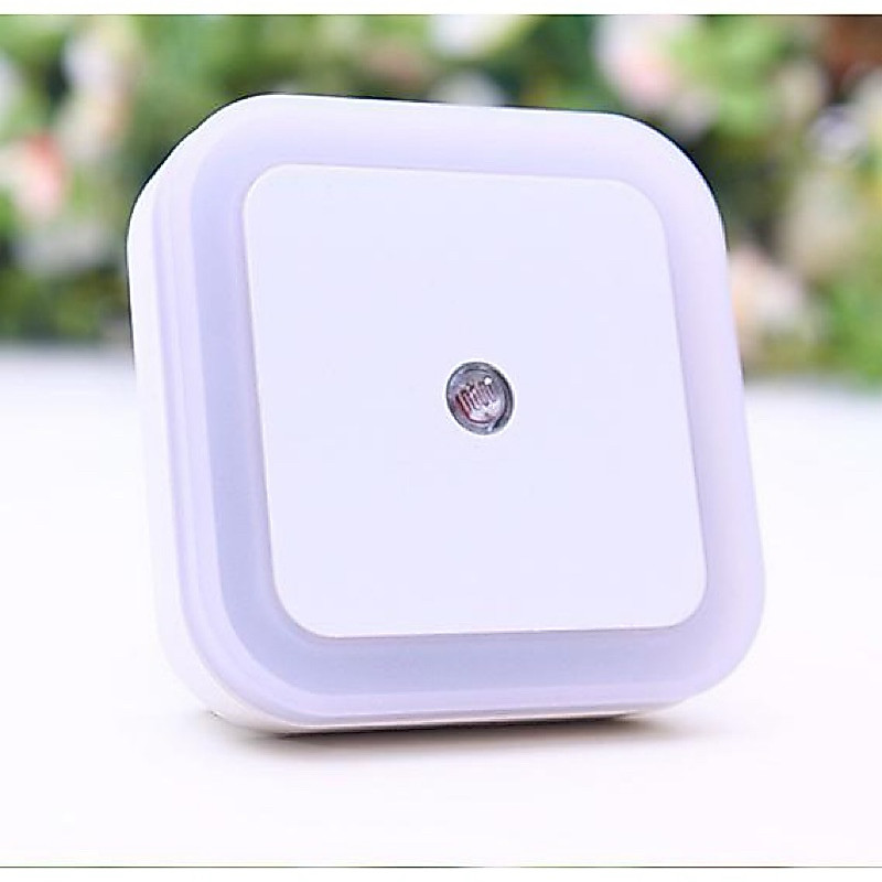ĐÈN NGỦ VUÔNG CẢM BIẾN ÁNH SÁNG ( giao màu ngẫu nhiên )