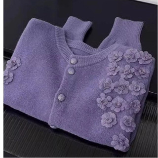 Áo len dệt kim màu tím mềm mại và bóng mượt, phong cách lười biếng, dáng dài tay