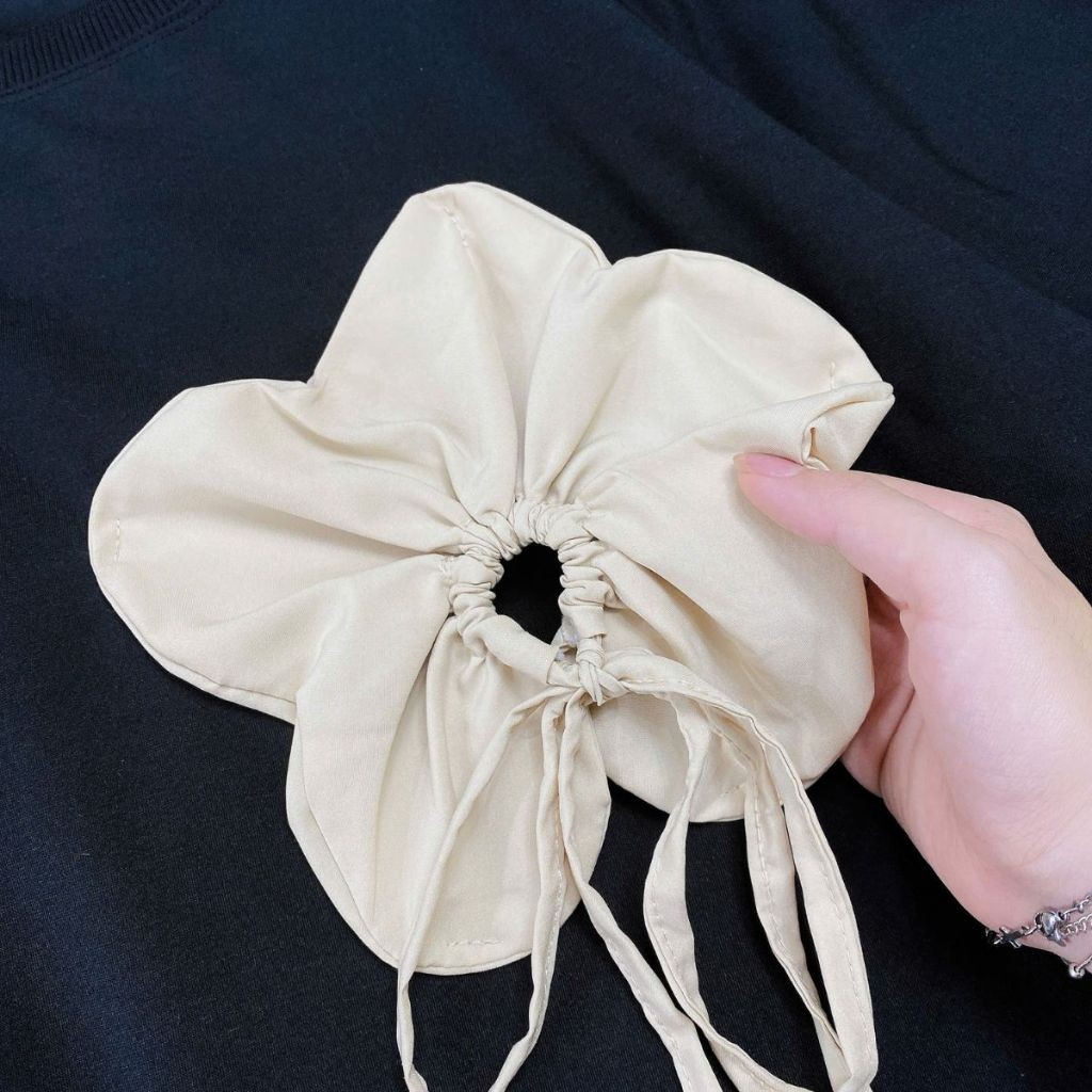 Áo Thun Bigsize Nữ Basic Cổ Tròn Phối Nơ Hoa Dễ Thương – Form Rộng  BIG SIZE CÔ NHỎ  A292 | BigBuy360 - bigbuy360.vn