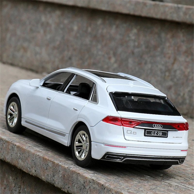 1: 32 AUDI Q8 SUV Hợp Kim Xe Mô Hình Diecast Kim Loại Xe Bộ Sưu Tập Mô Hình Xe Ô Tô Âm Thanh Mô Phỏn