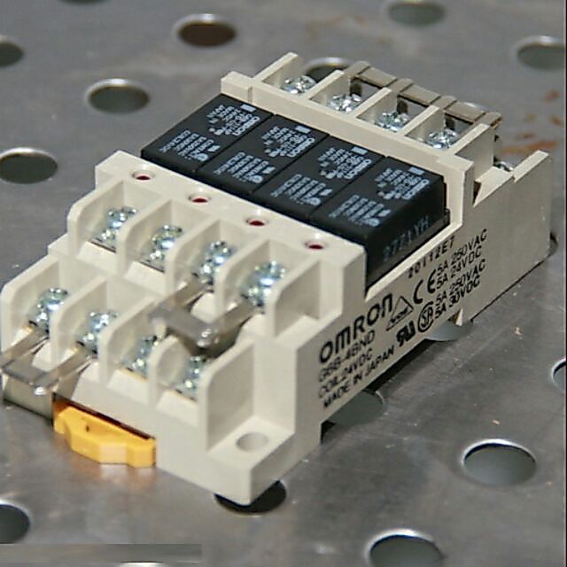 Rơle khối omron . G6B-4BND DC24 hàng tháo máy