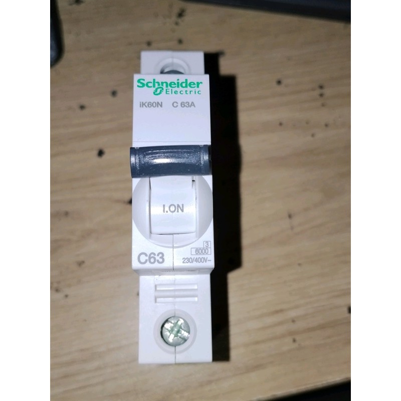 Át Cài 1P 63A Schneider A9K24163 | MCB Acti9 iK60N 1 Cực 63A Chính Hãng
