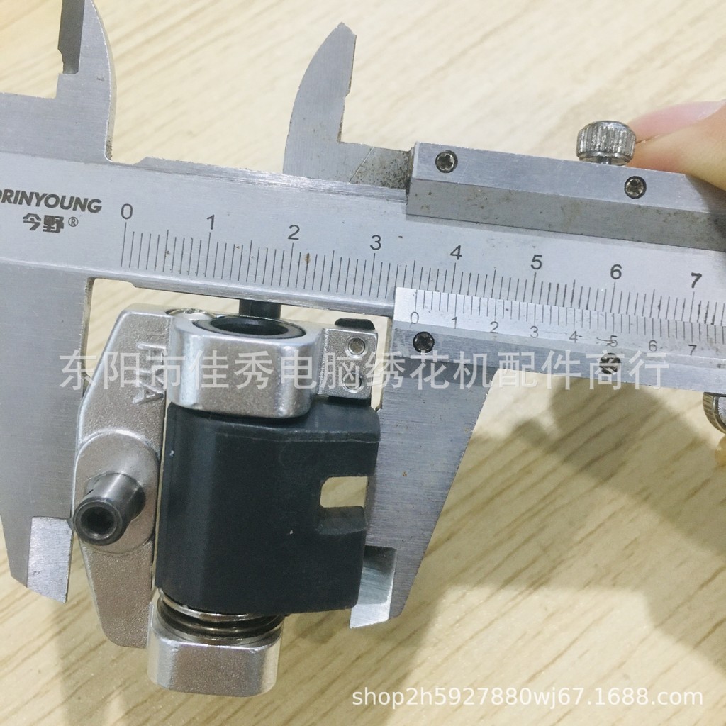Phụ kiện máy thêu máy tính Feiya Drive Kim Thanh đơn lồi ổ đĩa đơn Thanh trượt Feiya Phụ kiện máy