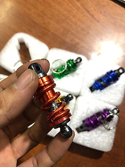 Móc khoá xe hình phuộc CNC