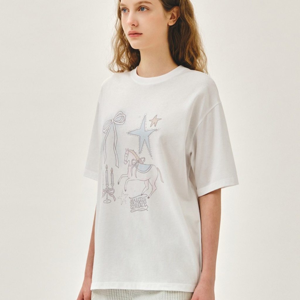 Drawn Ribbon Carousel Horse Star Sketch Graphic Crew Neck T Shirt Off White Unisex Quá Khổ Mềm 100% 