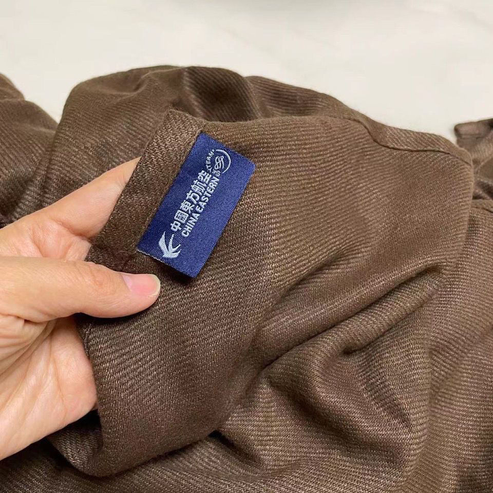 Khuyến Mãi Đặc Biệt East Airlines Máy Bay Chăn Khăn Choàng Nói Về Sofa Khăn Ăn Trưa Nghỉ Chăn Miếng 