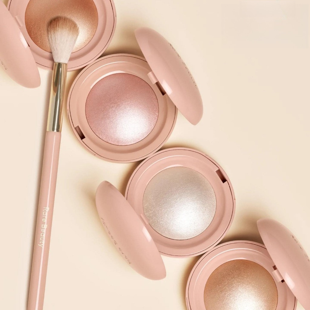 Phấn bắt sáng Rare Beauty Positive Light Silky Touch Highlighter by Selena Gomez 2.8g