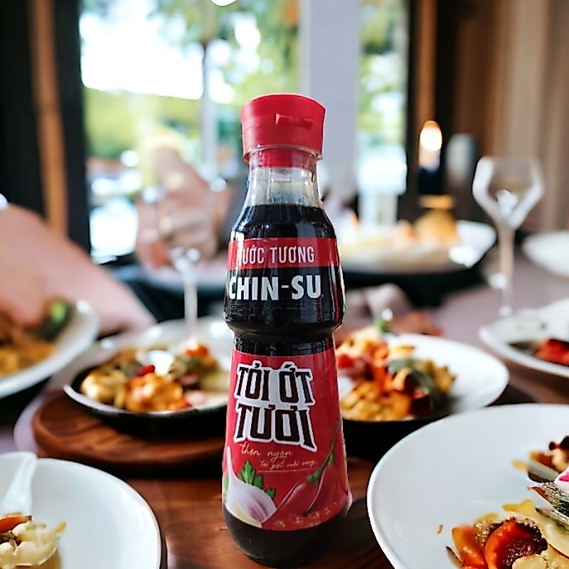 Nước tương Chinsu tỏi ớt chai 330ml