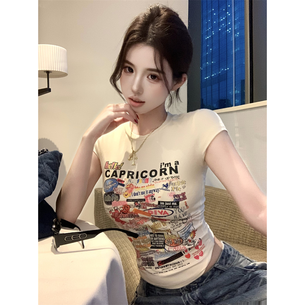 Áo Thun Nữ Tay Ngắn Hình Hoạt Hình Slim-Fit, Thiết Kế Just-Fit Chính Hãng