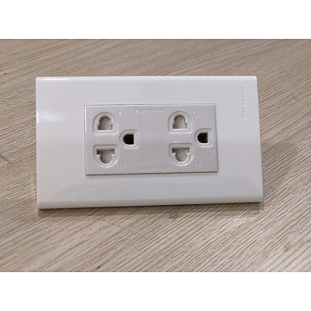 Ổ cắm đôi 3 chấu panasonic