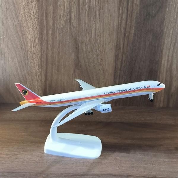 Mô hình máy bay Angola Airlines B777 20cm
