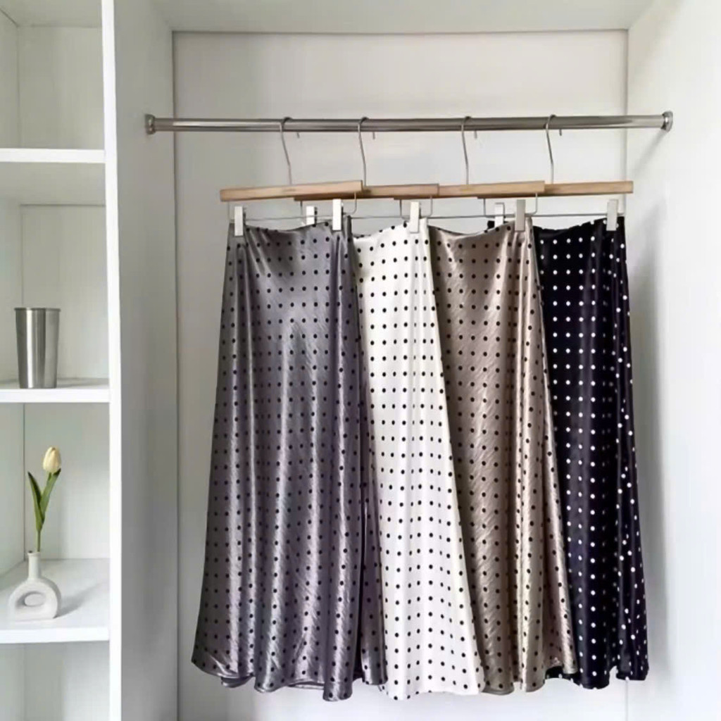 Chân Váy Lụa Dáng Dài Đuôi Cá Xòe Nhẹ Họa Tiết Chấm Bi NV606 Chất Lụa Cao Cấp Siêu Tôn Dáng Sang Trọng | BigBuy360 - bigbuy360.vn