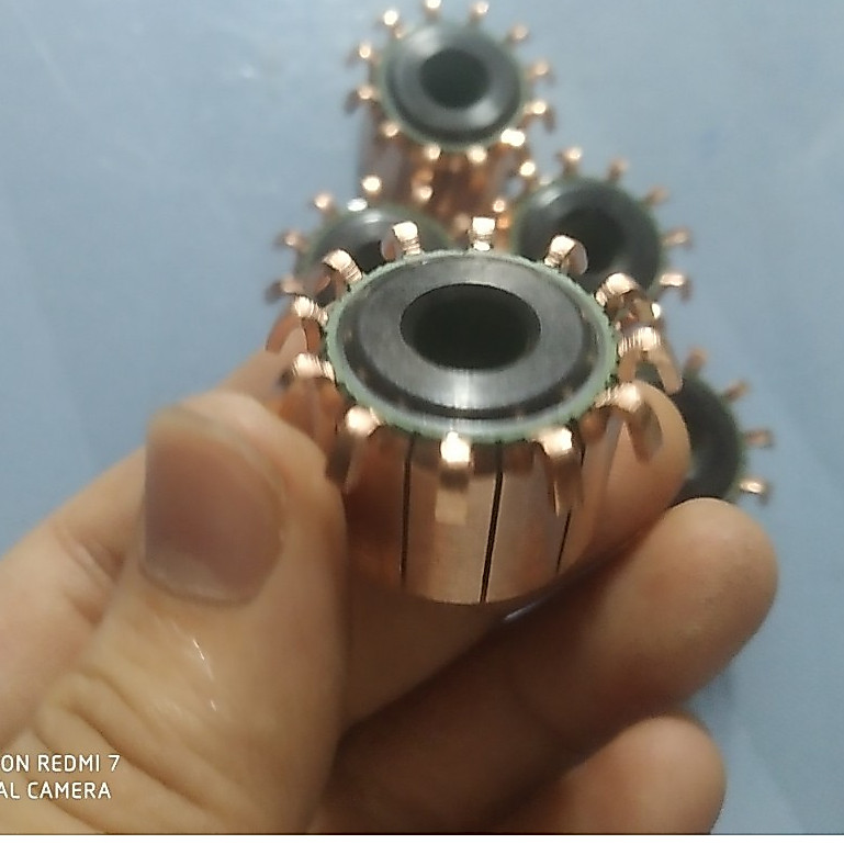 Cổ góp quạt 12 lam đồng lỗ 8. ( Giá 1 chiếc)