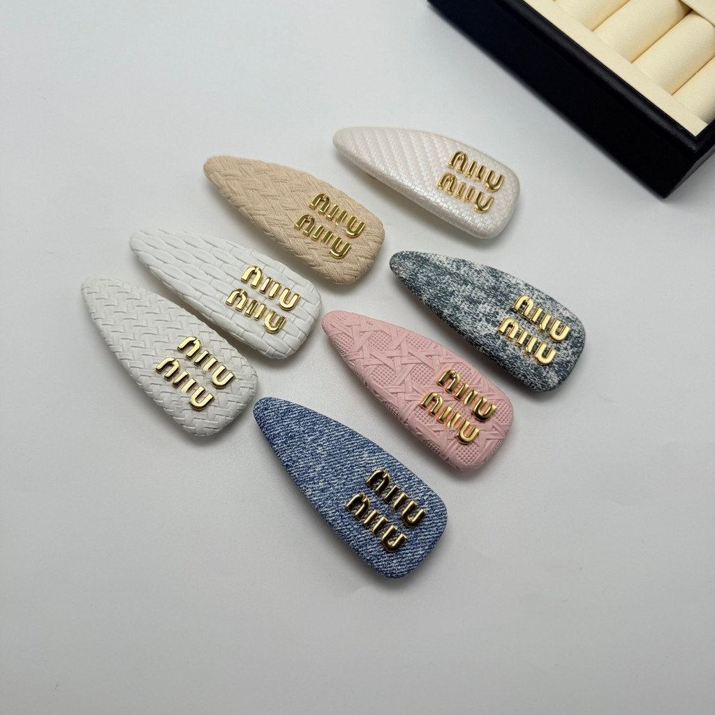 AHX1 MM Miu Miu's House  Metal leather bread bangs hair clip spring clip BB Exquisite and fashionabl