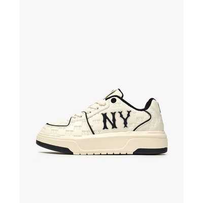 MLB - Giày sneakers unisex cổ thấp Chunky Liner Embo Monogram_3ASXE035N-50CRL