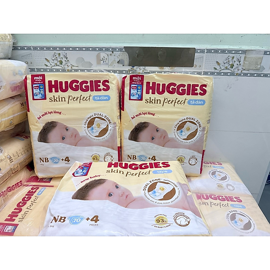 Combo 3 gói tả dán Huggies skin perfect NB70+4