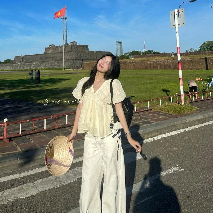 Áo DORY babydoll cổ tim hoa thêu phối bo chun AO545