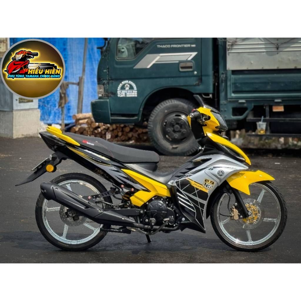 Dàn áo Exciter 135 vàng bạc đen với mẫu tem LC135 thời trang cho phong cách nổi bật.