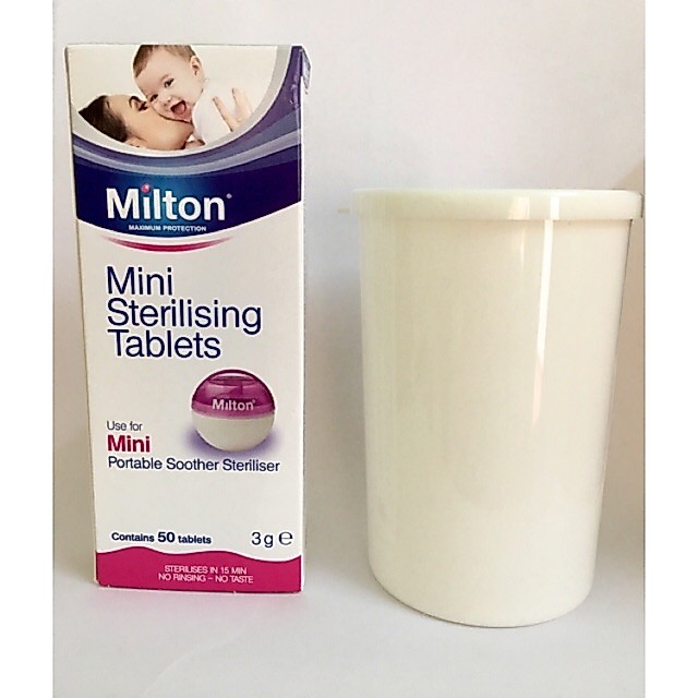 Cốc khử trùng và 1 hộp viên tiệt trùng Milton 50 viên