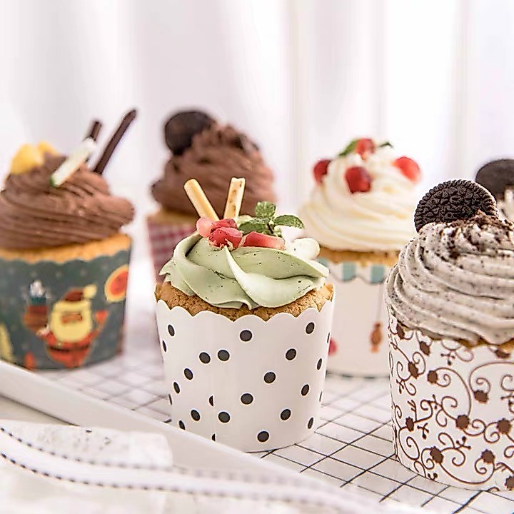 Cup giấy cứng đựng bánh cupcake - Merit Cake shop