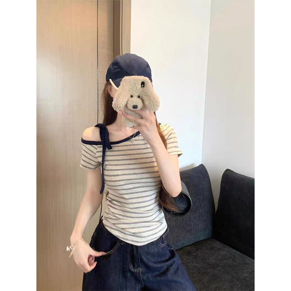 áo trễ vai 1 bên Áo T-shirt ngắn tay trễ vai kẻ sọc Moses Queen