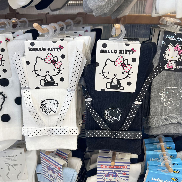 MINISO MINISO MINISO Sanrio Family Series Vớ chấm bi-Hello Kitty Tất