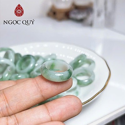 Nhẫn cẩm thạch A - Nhẫn phỉ thúy type A chất nếp mịn điểm xanh lý LM09 - Ngọc Quý