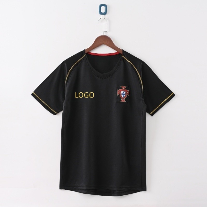 Phiên bản Retro 2006 Áo bóng đá sân khách quốc gia Bồ Đào Nha Áo thun nam tay ngắn