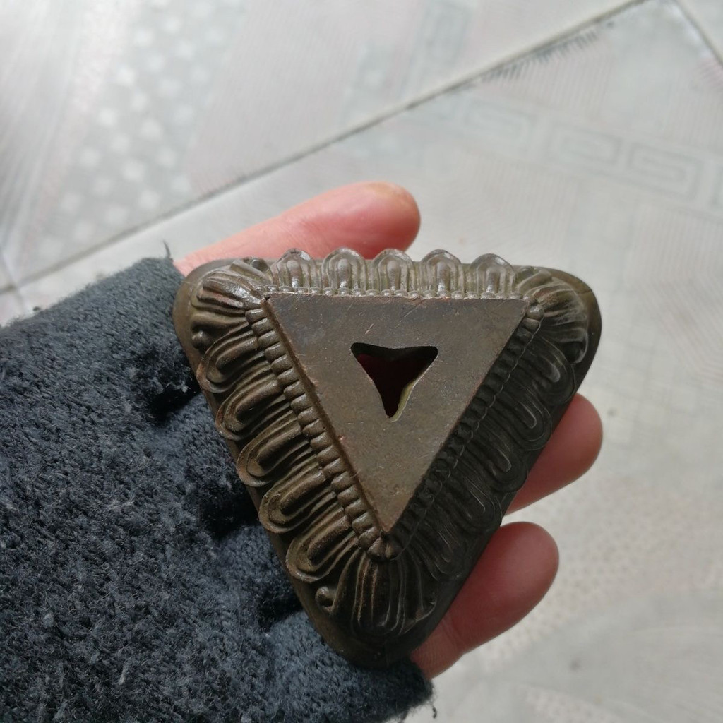 Tây Tạng Tantric Dharma Tool Đồng Vajra Base Vajra Demon Pestle Mạ đồng Puba Pestle Base251020