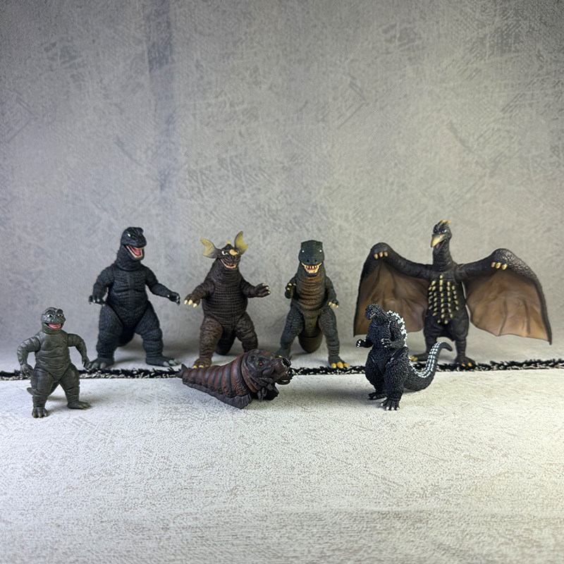 Hàng rời MEZCO Ant Godzilla 5 Khớp Di Chuyển Được Vua Quái Vật Hình Đồ Trang Trí