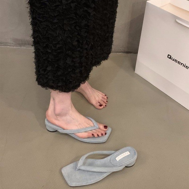 Flip-Flops Flip-Flops Nữ Mùa Hè Mặc Ngoài Mới Niche Thiết Kế Cảm Thấy Nữ Flat Flip-Flops San